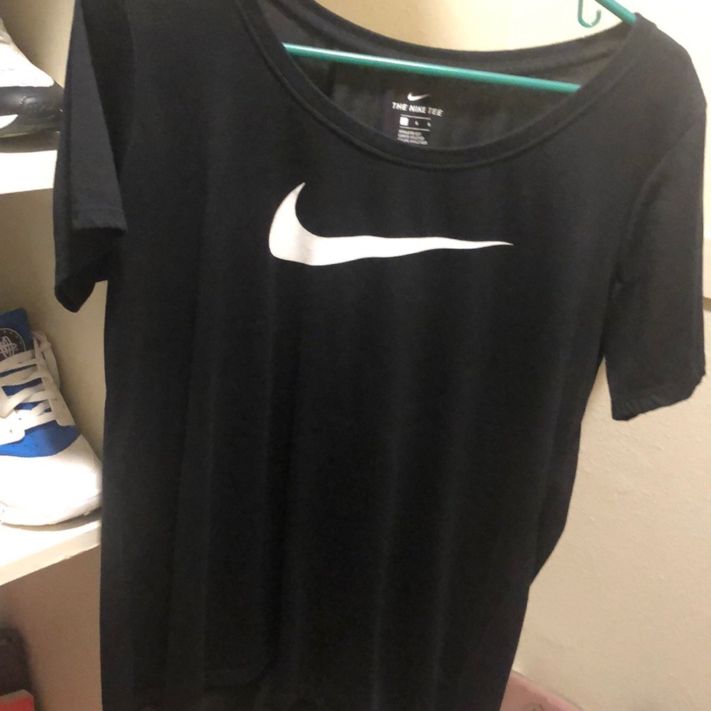 L Nike T-shirt